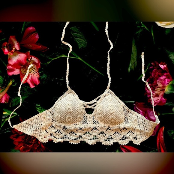Tops - Womens Halter Top Bra  Juniors One Size   NWOT​